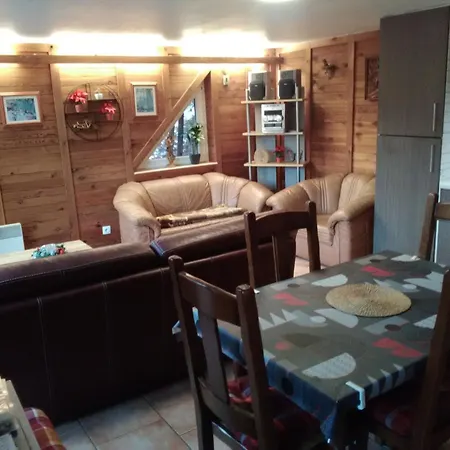 Les Melezes بيت للعطل